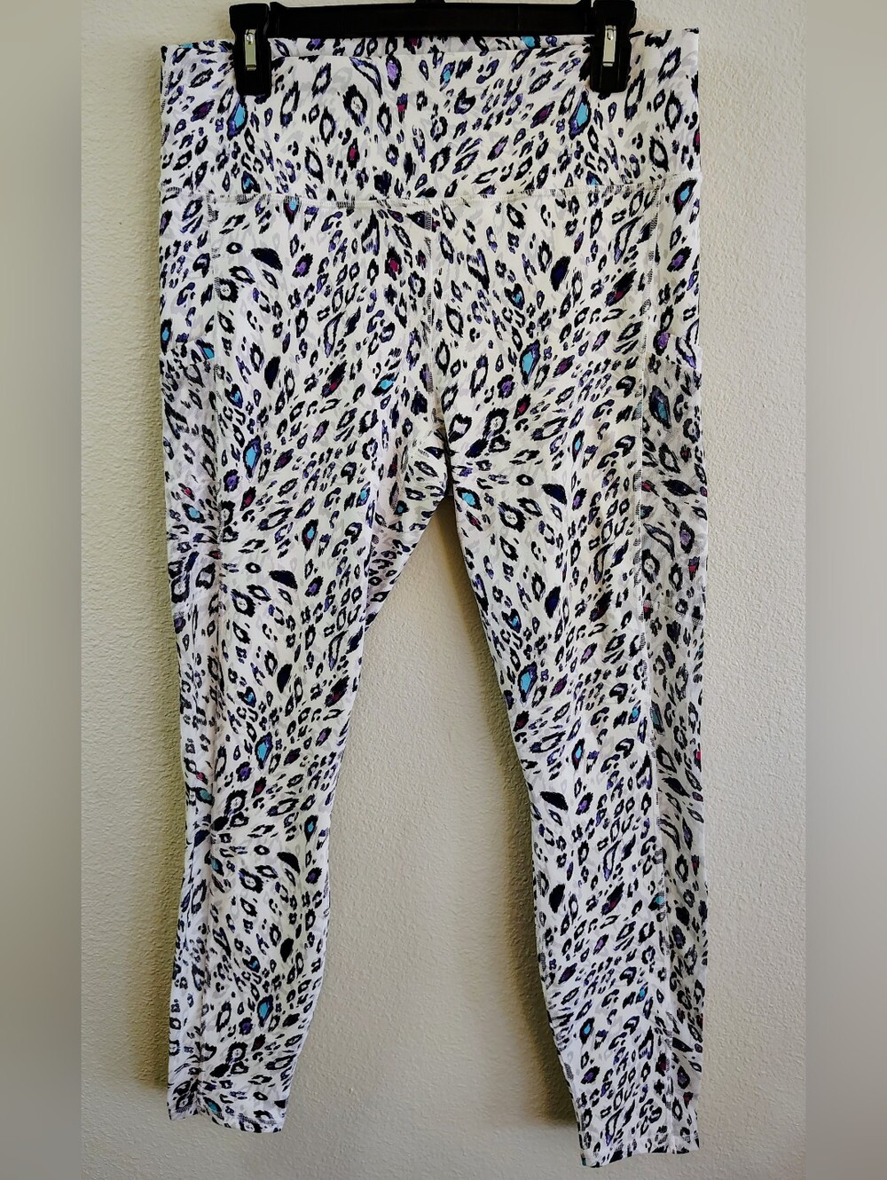 Fabletics PowerHold Leggings XL White Leopard with Mesh Panels on Sides of Legs